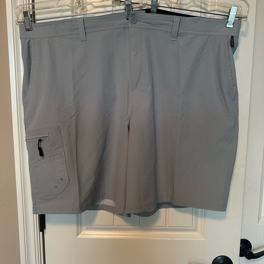 Realtree Gray Fishing Cargo Shorts Lightweight Casual